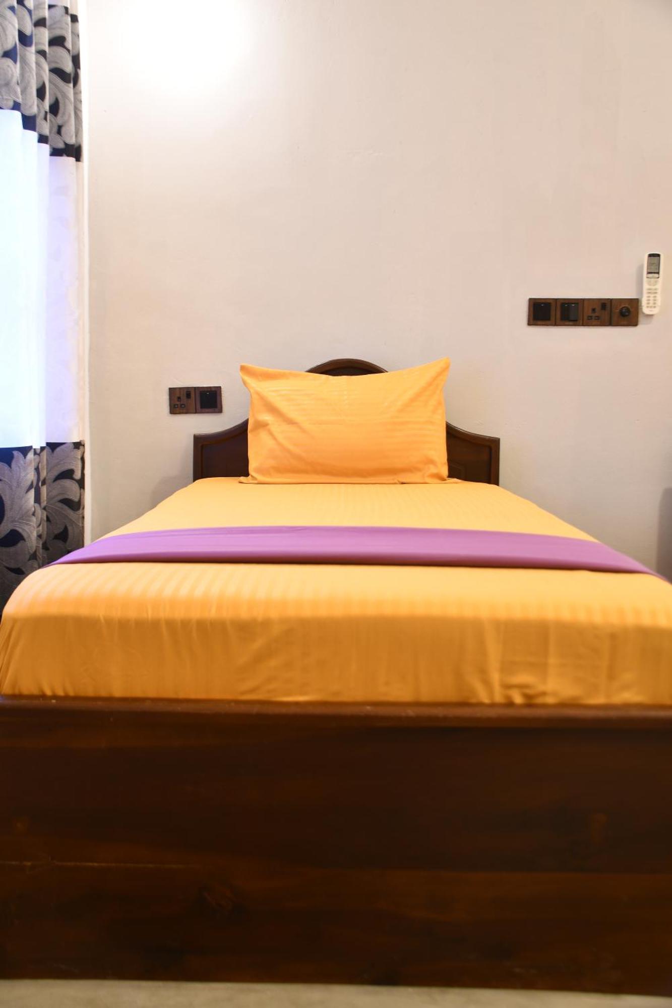 Pearl Of The Bay Hotel Аругам Бей Екстериор снимка