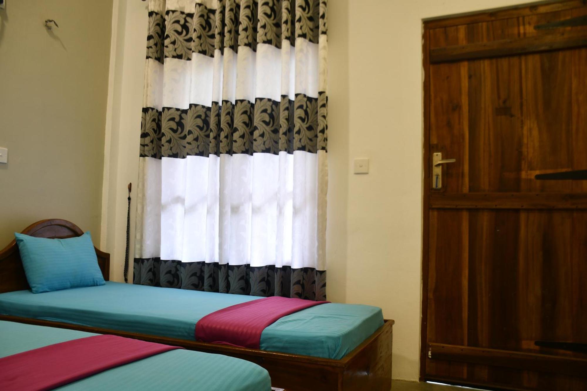 Pearl Of The Bay Hotel Аругам Бей Екстериор снимка